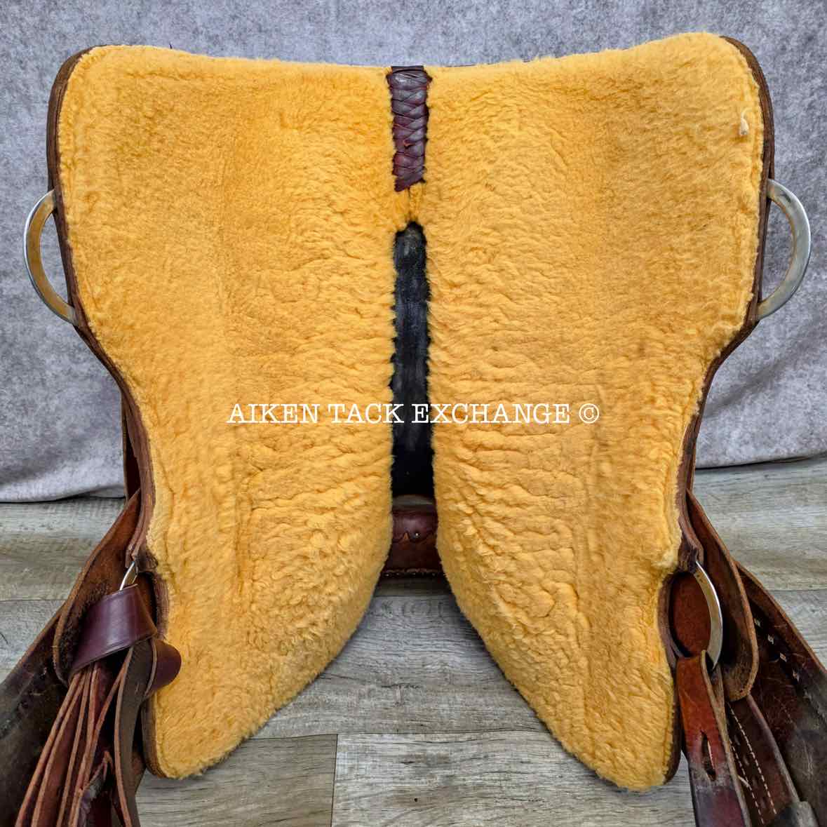 **On Trial** Kowalsky Western Saddle, 15.5" Seat, Wide Tree - Full QH Bars