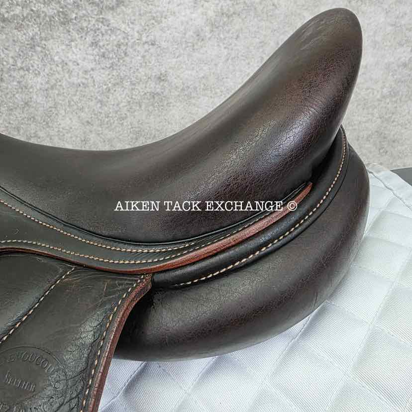 2005 Devoucoux Makila Monoflap Dressage Saddle, 17.5" Seat, 2A Flap, Medium Wide Tree, Foam Panels, Full Buffalo Leather