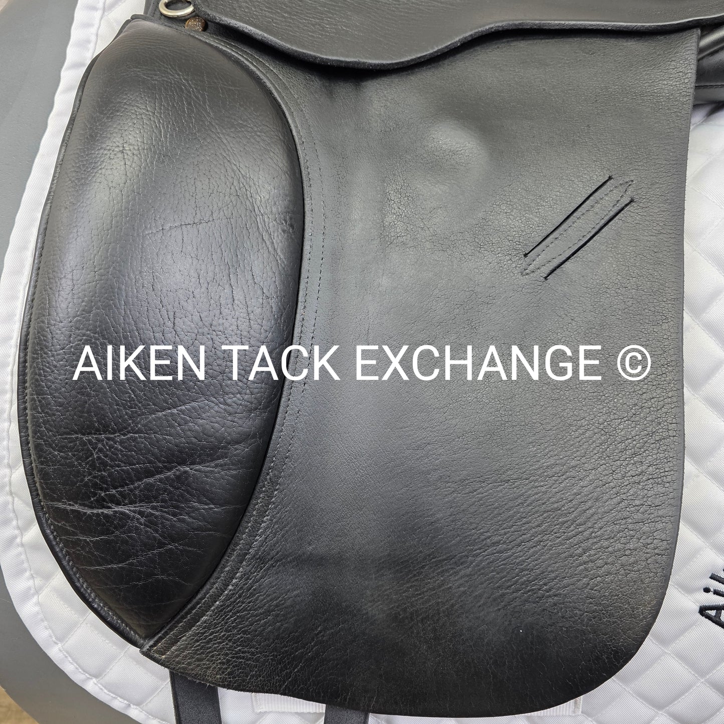 Jeremy Rudge Pace Dressage Saddle, 17.5" Seat, Medium Wide Tree, Wool Flocked Panels