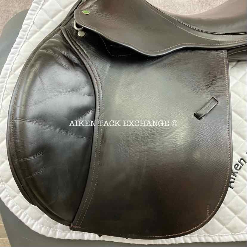 2014 County Innovation Jump Saddle, 18" Seat, Medium Wide Tree, Wool Flocked Panels