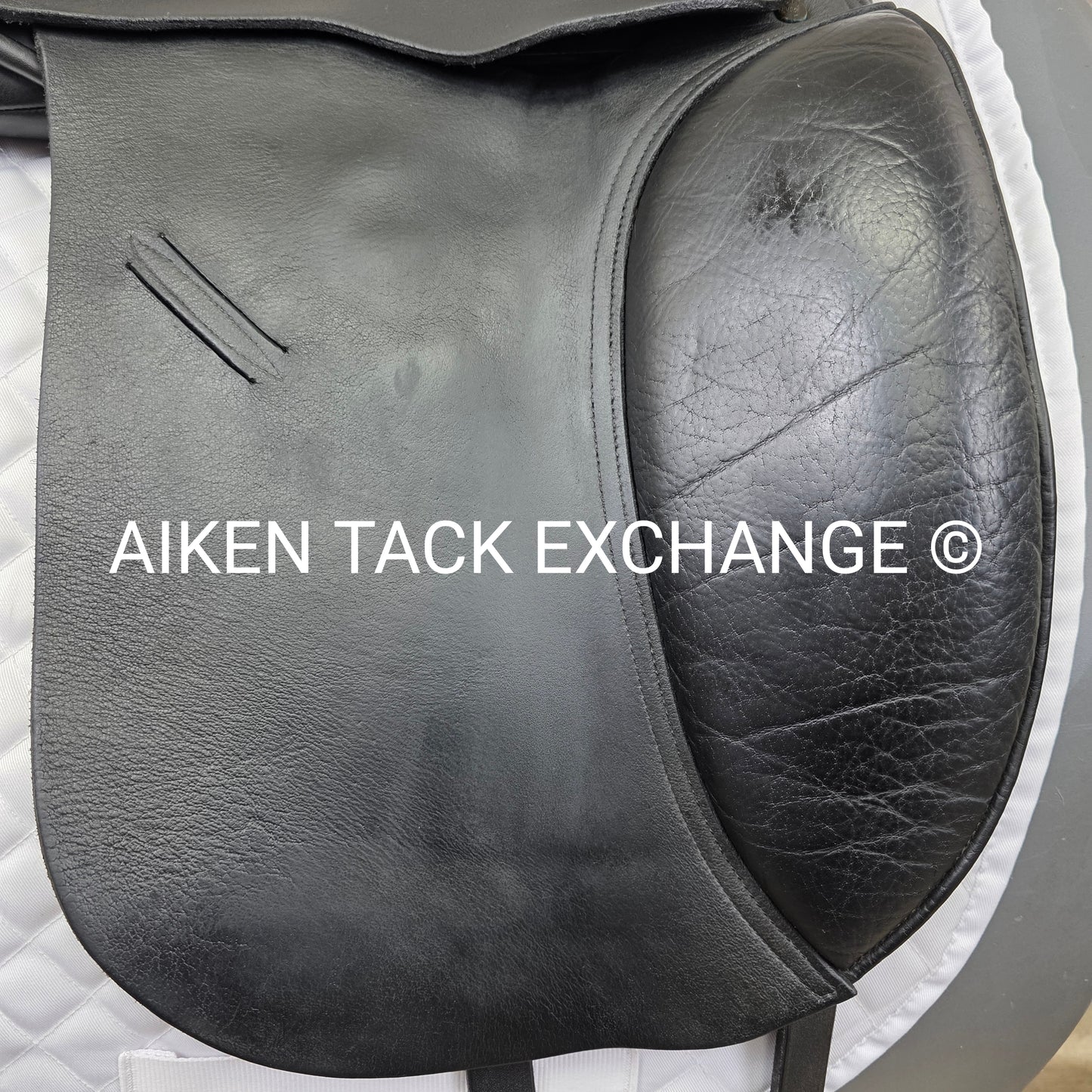 Jeremy Rudge Pace Dressage Saddle, 17.5" Seat, Medium Wide Tree, Wool Flocked Panels