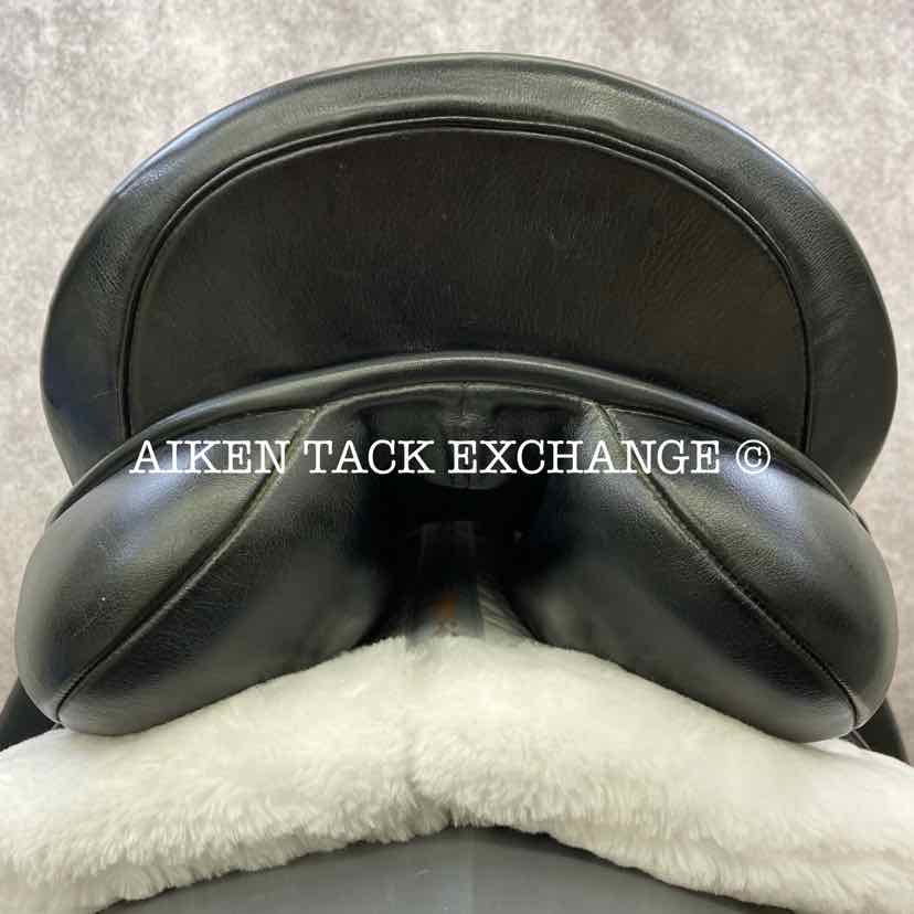 2016 County Perfection Dressage Saddle, 17" Seat, Medium Narrow Tree, Wool Flocked Skid Row Panels