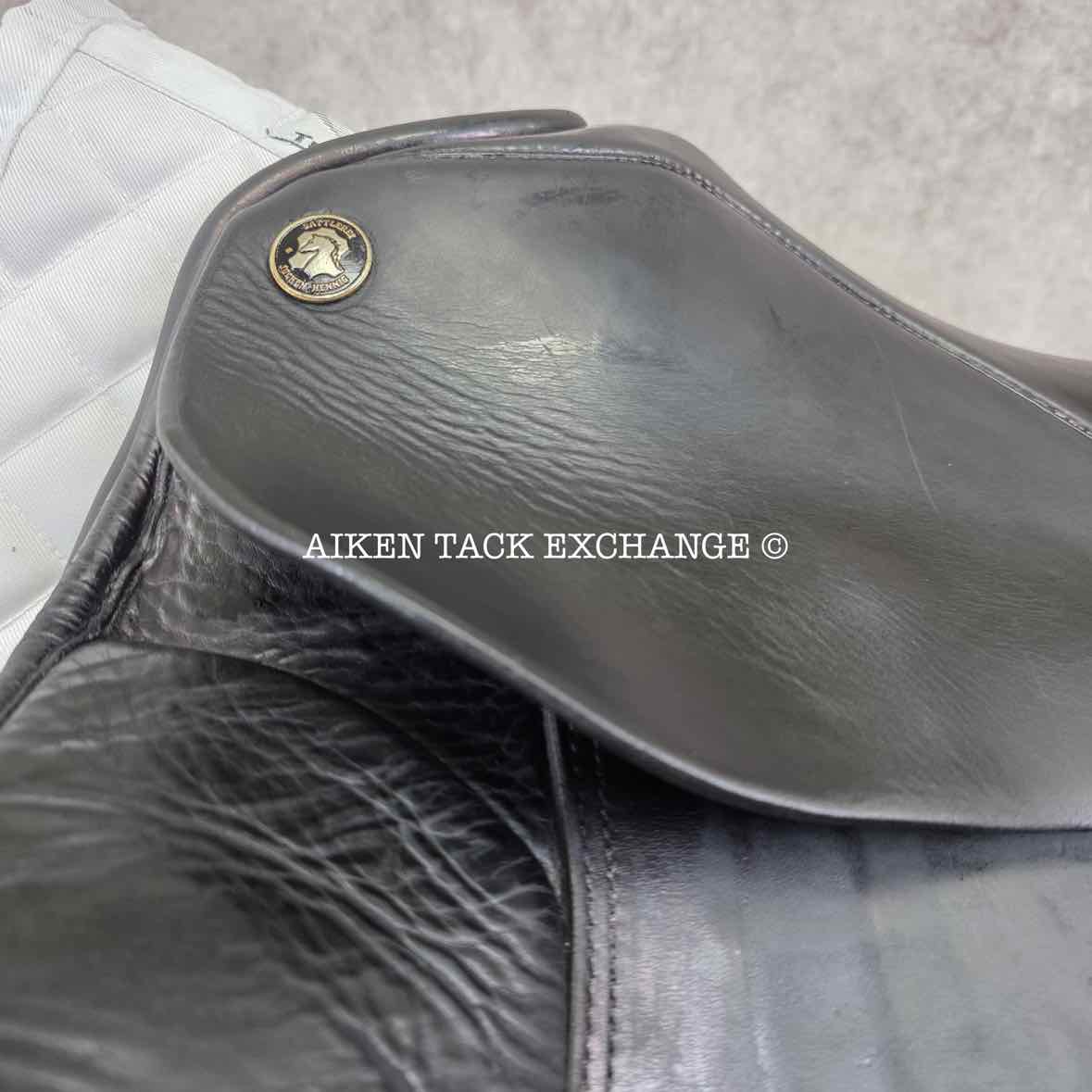 2003 Hennig Dressage Saddle, 17" Seat, Medium Narrow Tree, Wool Flocked Panels
