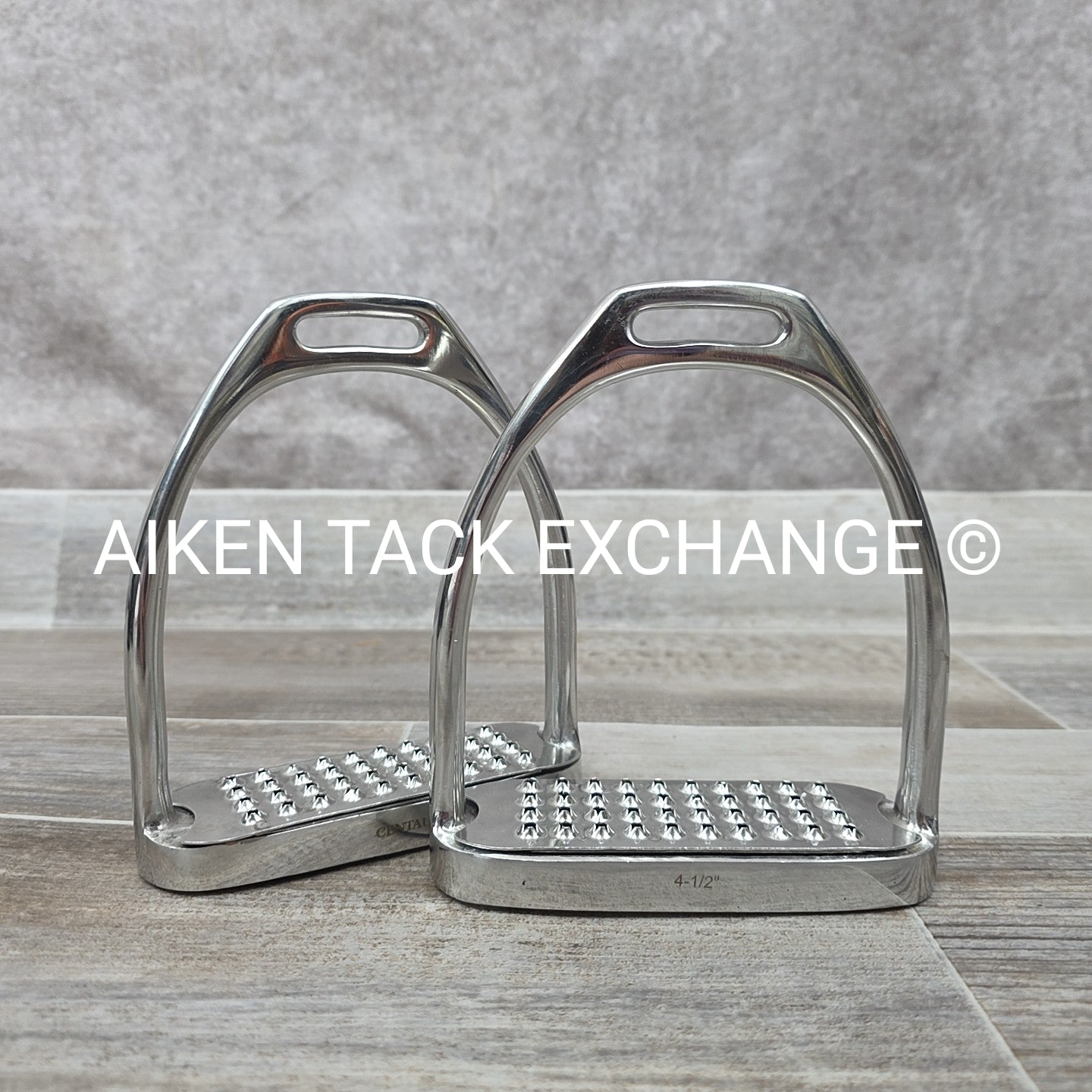 Centaur Fillis Stirrup Irons with Cheese Grater Pads 4.5"