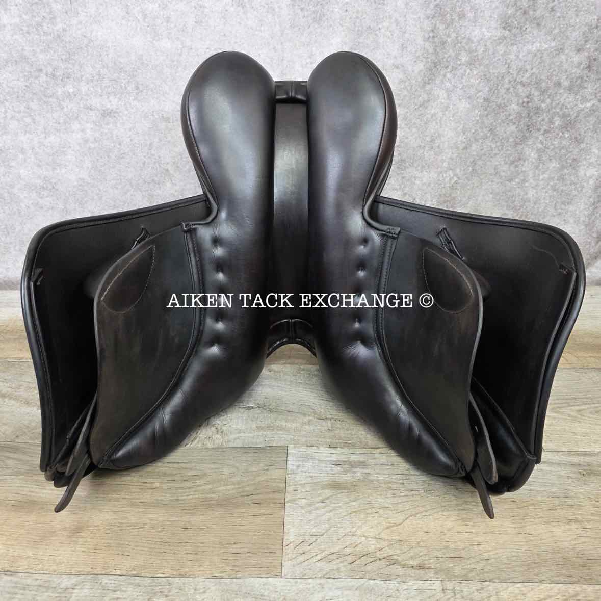 2017 County Solution Jump Saddle, 17.5" Seat, Narrow Tree, Wool Flocked Panels