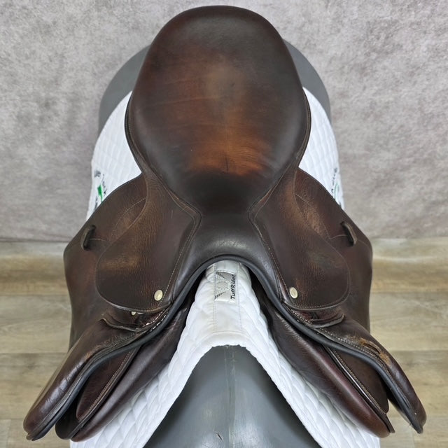 1999 Devoucoux Biarritz Close Contact Jump Saddle, 17" Seat, 3A Flap, Medium Tree, Foam Panels, Full Buffalo Leather