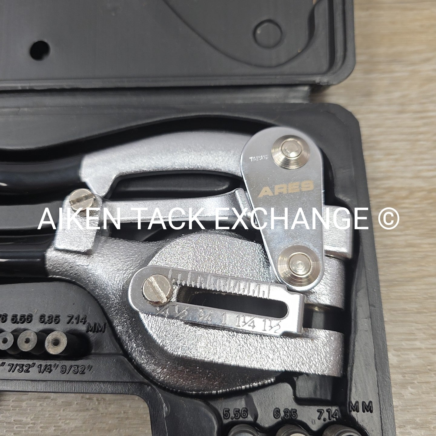 ARES Metal Hole Punch Set