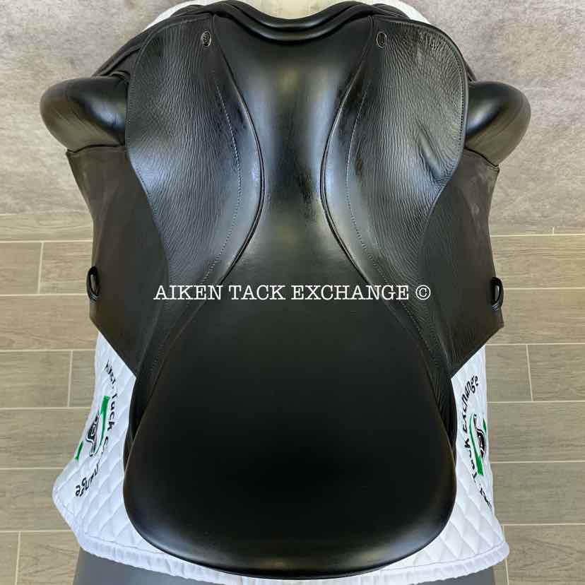2006 County Perfection Dressage Saddle, 17" Seat, Short / Straight Flap, M/MW Tree, Wool Flocked Panels