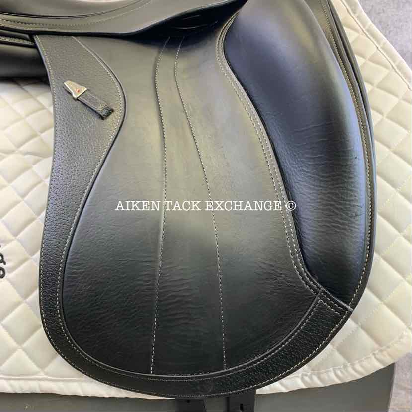 **SOLD** 2021 Equipe Glamour E-Carbon Monoflap Dressage Saddle, 17" Seat, Flex Tree - Medium Wide, Foam Panels