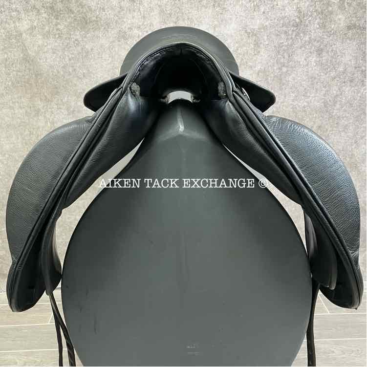 **On Trial** 2015 Stubben Genesis Deluxe CL NT Dressage Saddle, 17.5" Seat with Biomex, 28cm Tree - Medium Narrow, Wool Flocked Panels