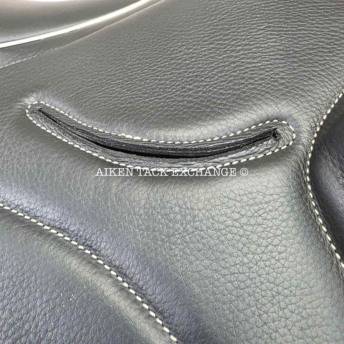 2023 MaxFlex Savannah Dressage Saddle, 17.5" Seat, XX-Wide Tree, Wool Flocked Panels