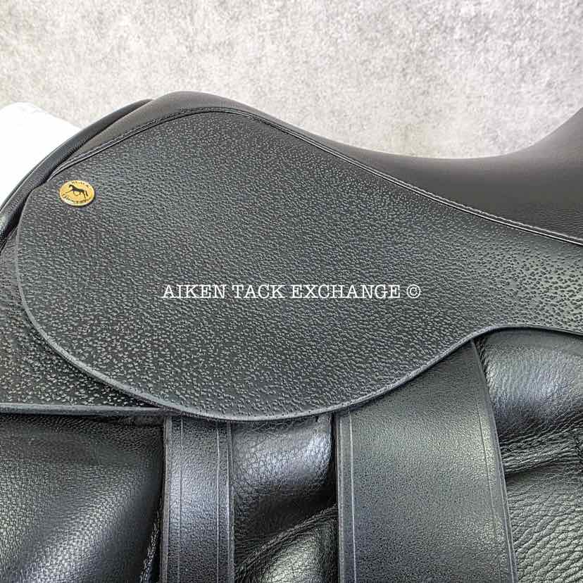 2021 Black Country Vinici X Monoflap Dressage Saddle, 17" Seat, Extra Wide Freedom Hoop Tree, Wool Flocked Serge Panels