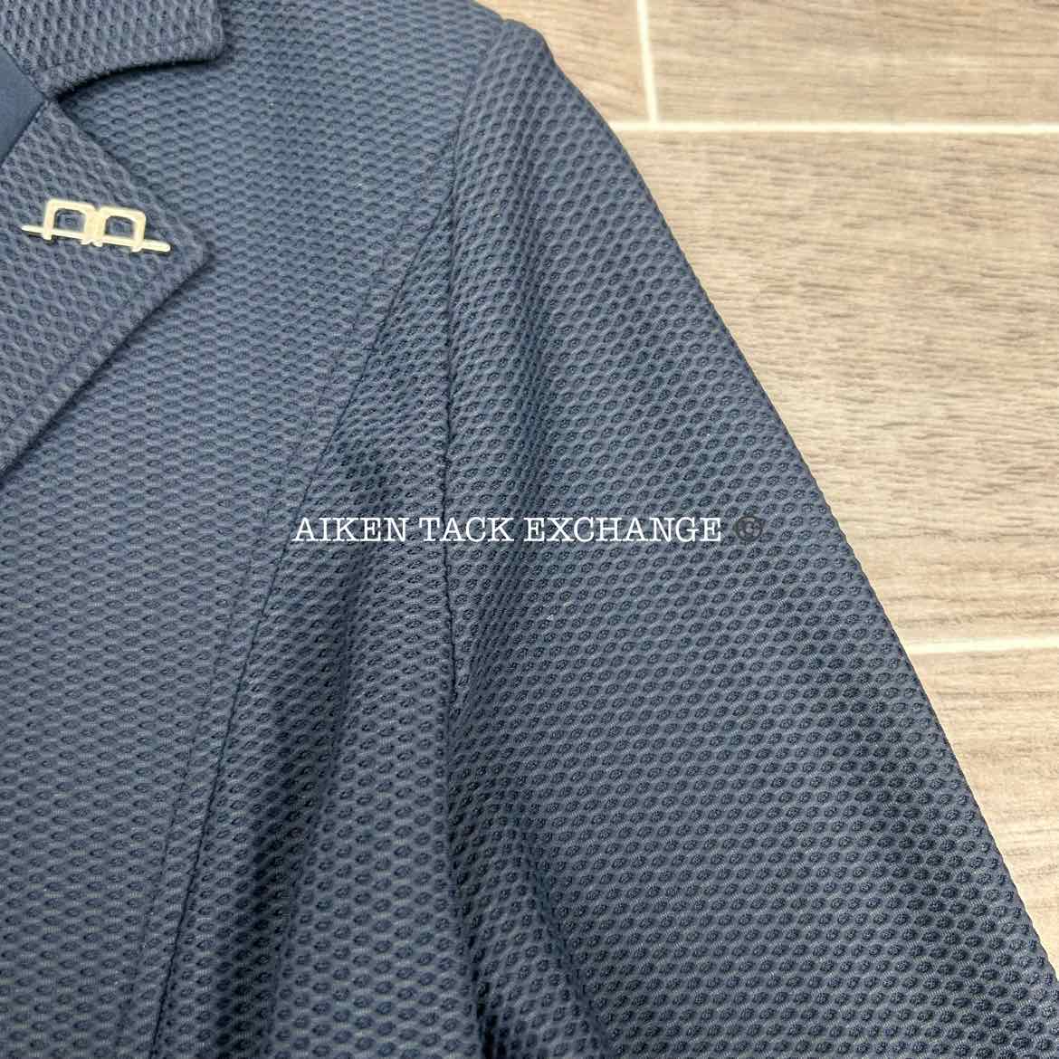 AA Platinum MotionLite Competition Show Coat, Size Small