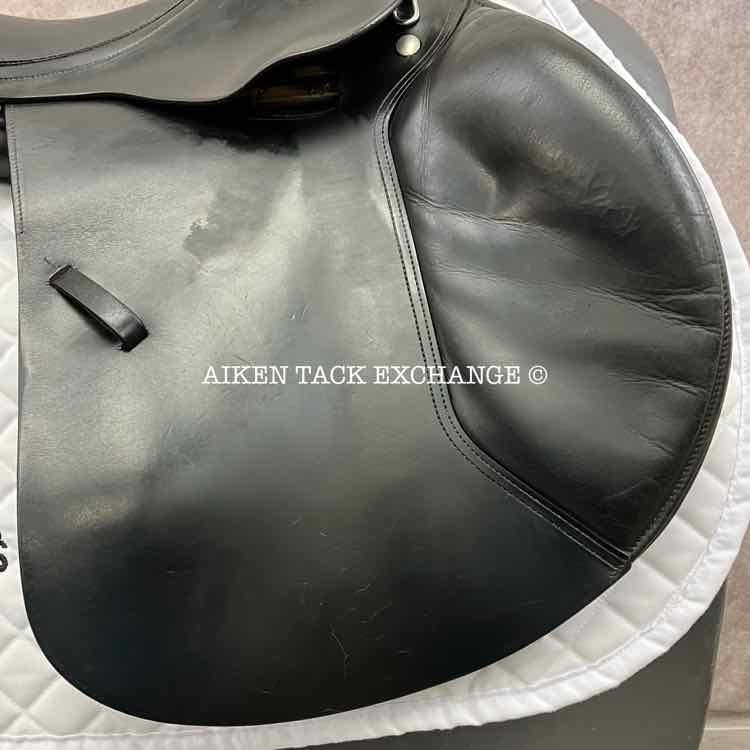 **SOLD** 2002 Amerigo DJ Close Contact Jump Saddle, 16.5" Seat, Medium Tree, Wool Flocked Panels