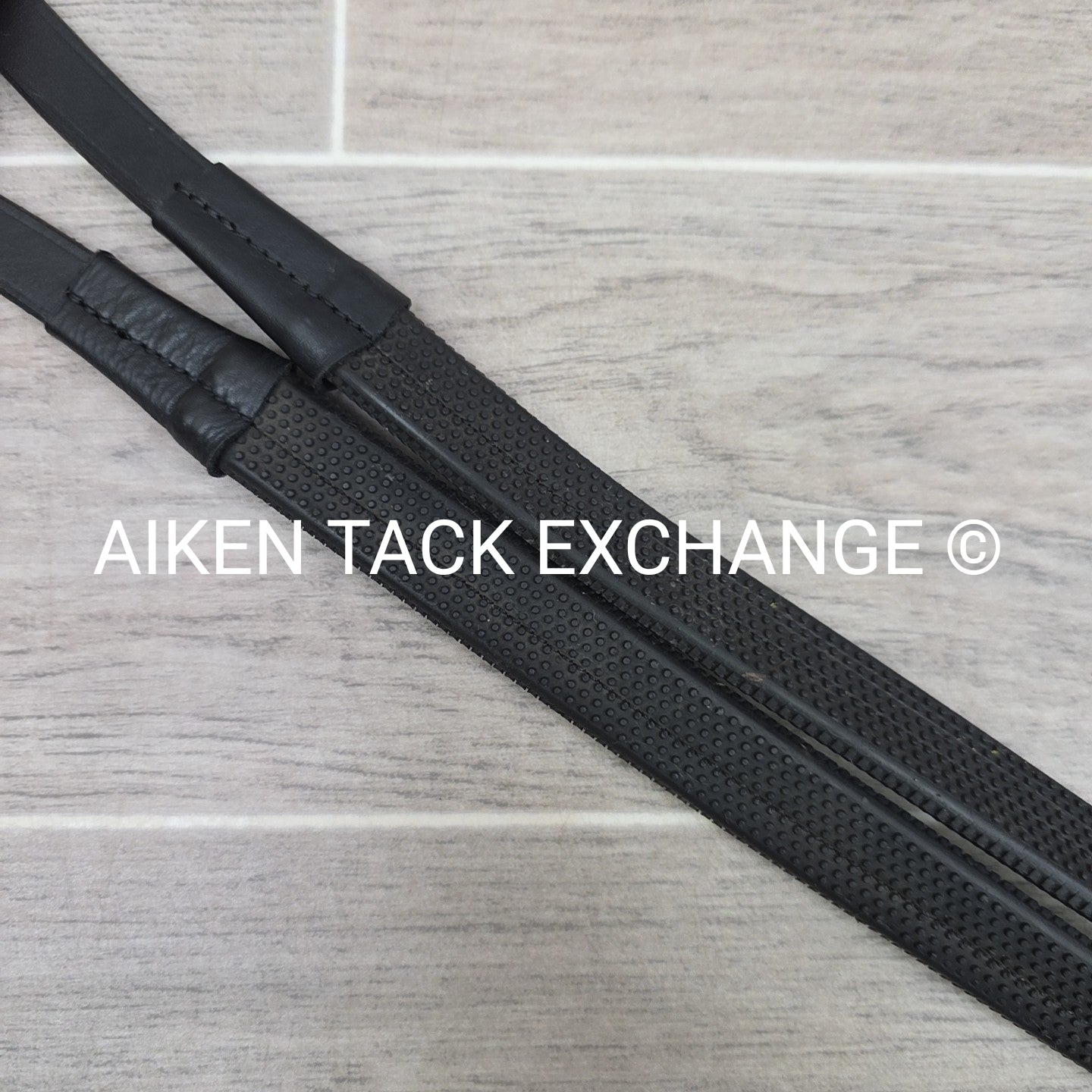 Plain Flat Rubber Reins, Black, Size Full