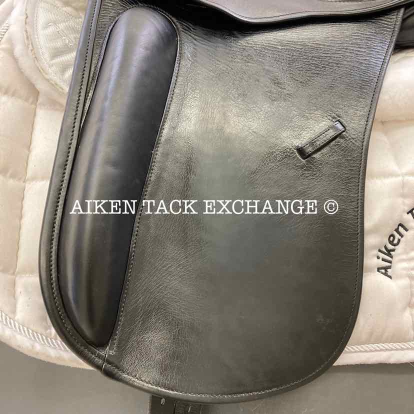 2016 County Perfection Dressage Saddle, 17" Seat, Medium Narrow Tree, Wool Flocked Skid Row Panels