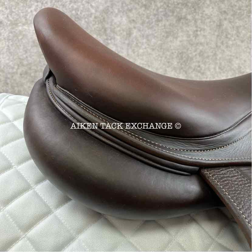 2022 CWD SE01 Close Contact Jump Saddle, 16.5" Seat, 2L Flap, Medium Tree, Foam Panels, Full Buffalo Leather