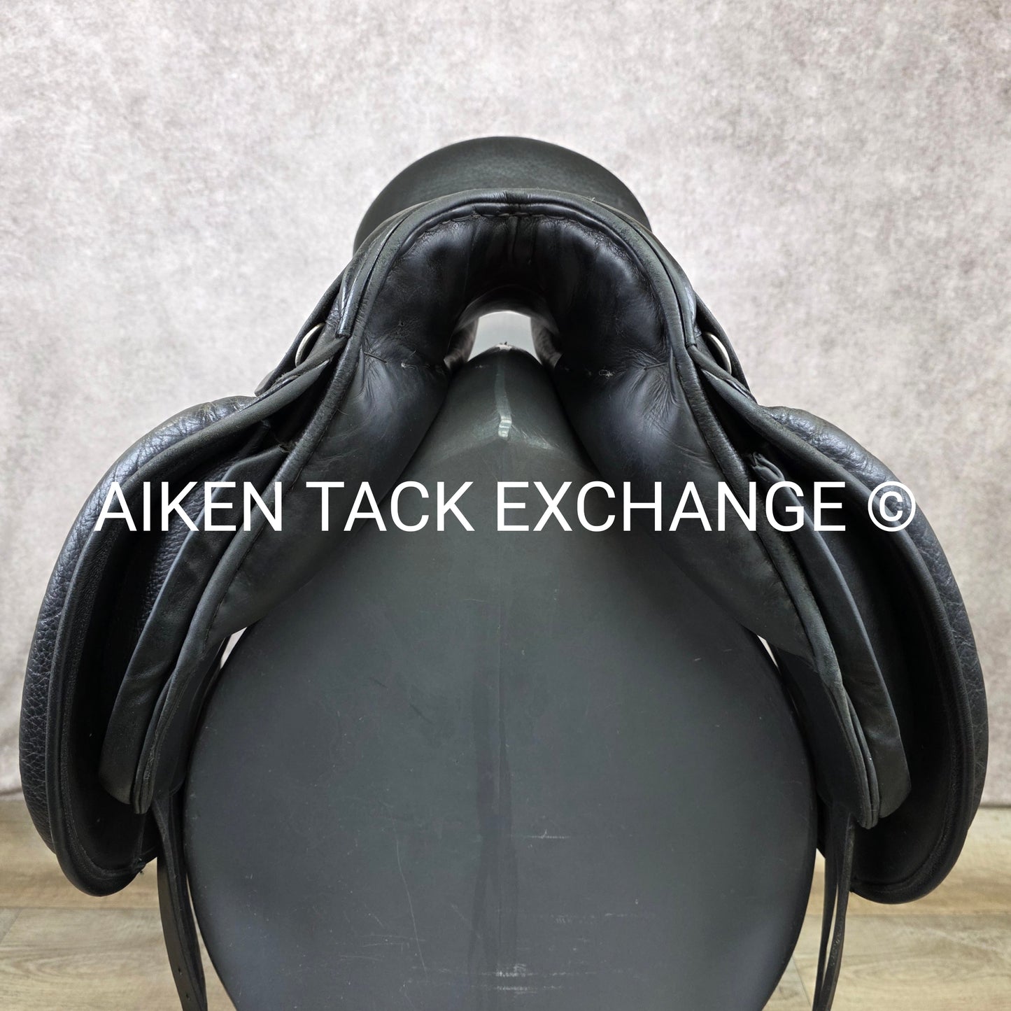2000 Schleese JES Advanced Dressage Saddle, 17" Seat, M/MW Tree, Wool Flocked Panels