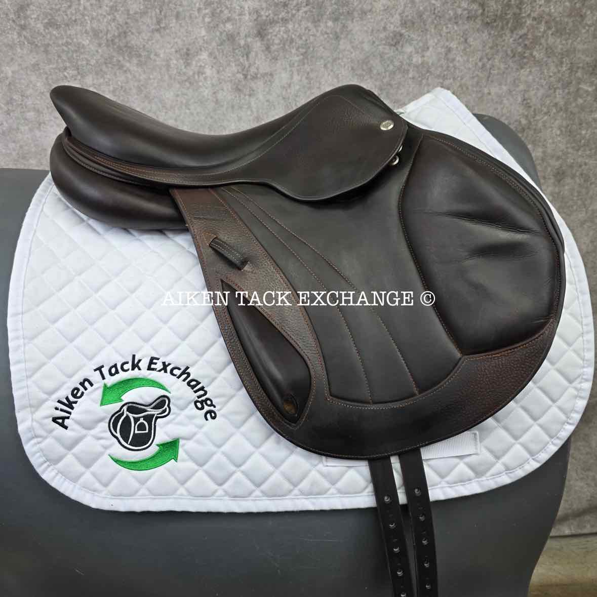 2016 CWD SE04 Monoflap Jump Saddle, 17.5" Seat, 2AA Flap, Medium Tree, Foam Panels