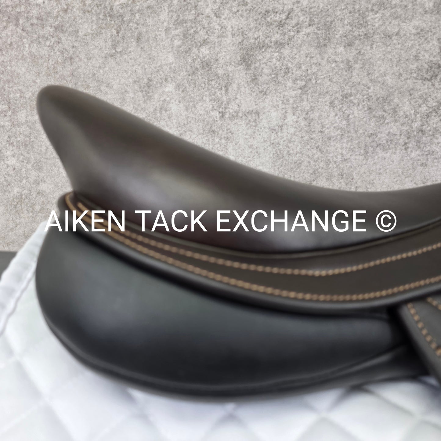 2021 Bates Advanta Monoflap Eventing Jump Saddle, 17" Seat, Adjustable Tree - Changeable Gullet, CAIR Panels