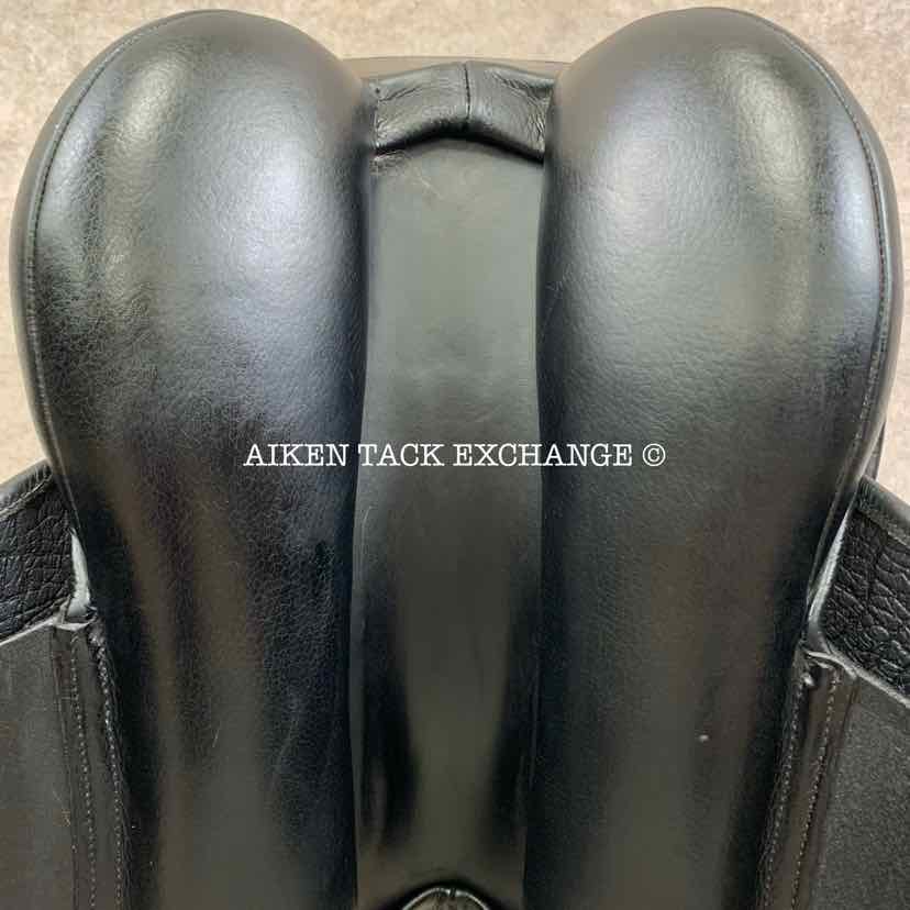 2006 County Perfection Dressage Saddle, 17.5" Seat, Medium Tree, Wool Flocked Panels