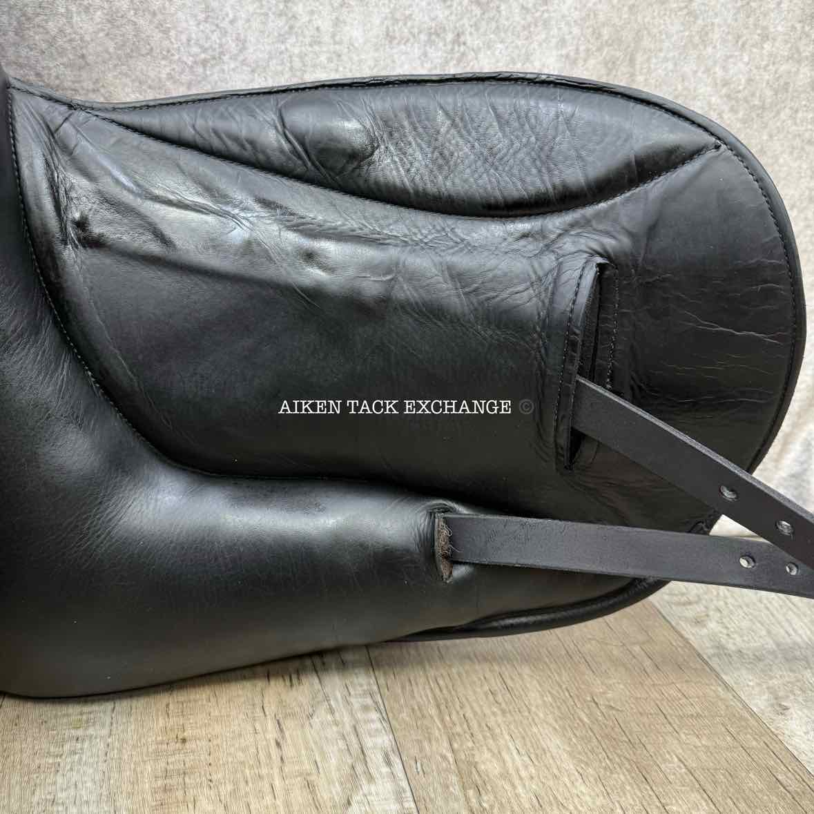 2017 Custom Saddlery Icon Flight Monoflap Dressage Saddle, 17" Seat, Adjustable Tree, Wool Flocked Panels