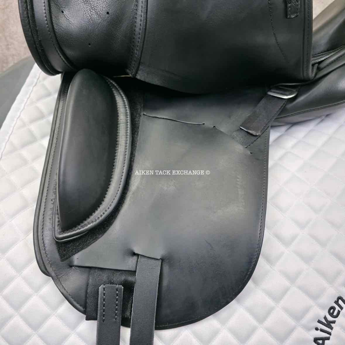 **On Trial** 2013 Schleese Obrigado Dressage Saddle, 17.5" Seat, Adjustable AdapTree, Wool Flocked Panels