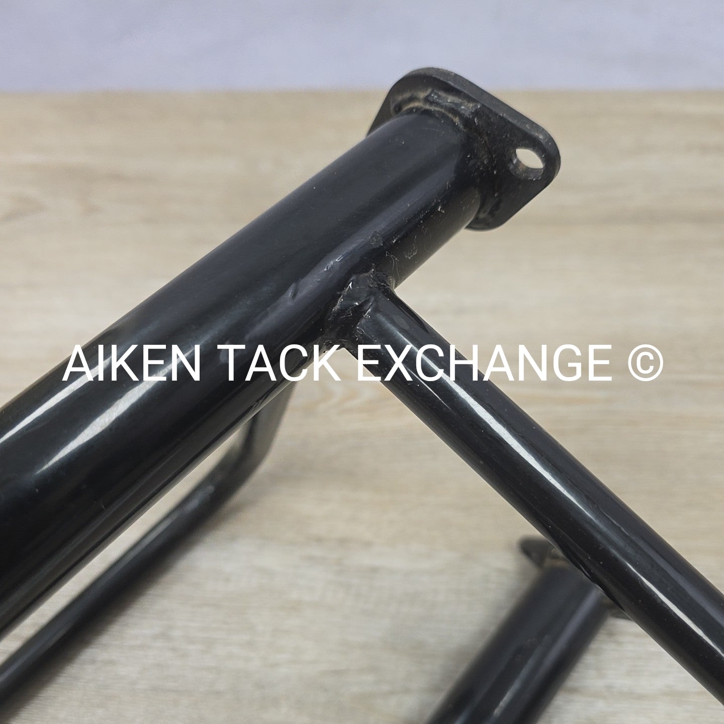 Metal Wall Mount Saddle Rack