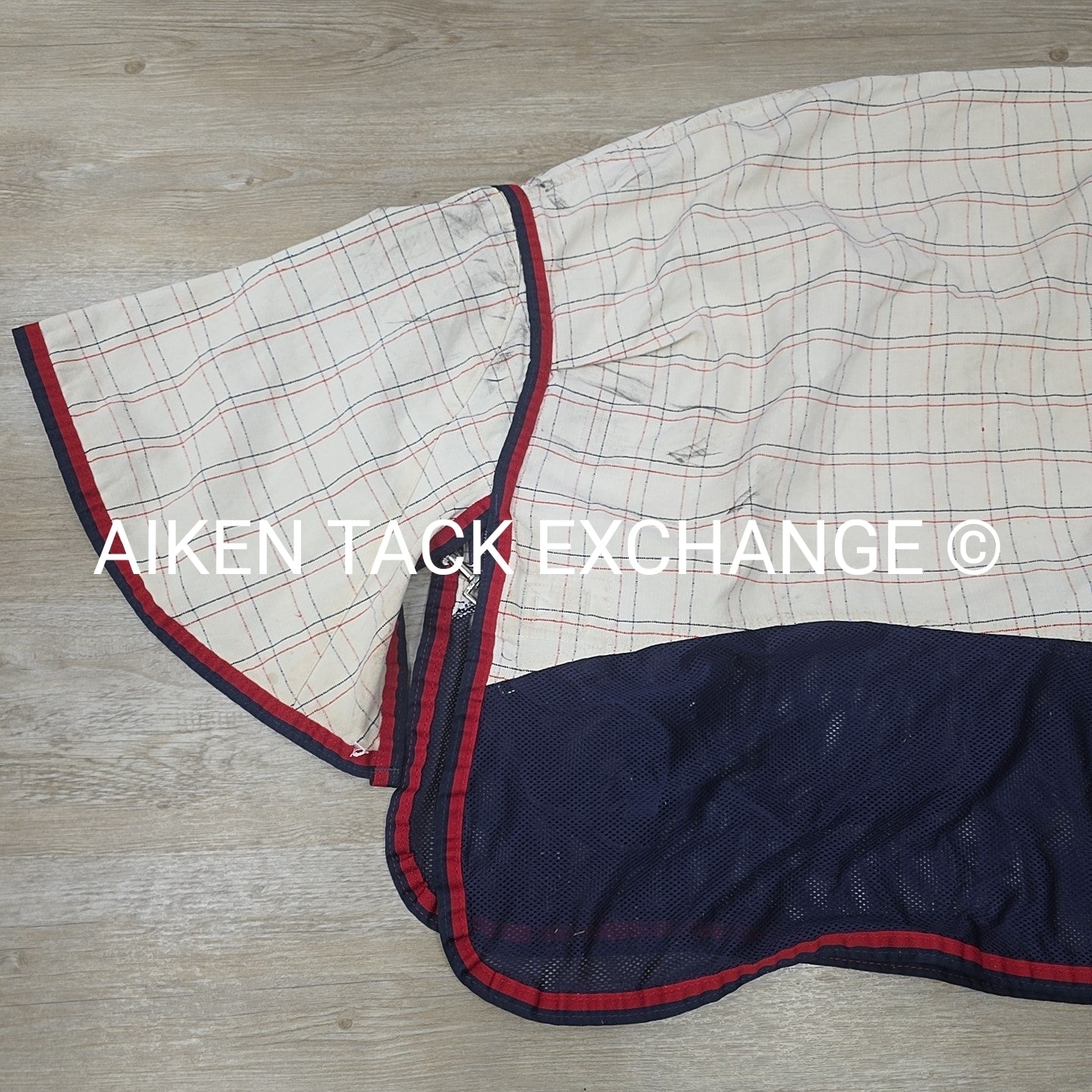 Weatherbeeta Breeze with Surcingle Combo Neck, 75" (has blemishes)