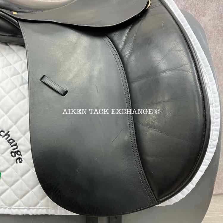 Klimke XCH Dressage Saddle, 17" Seat, Adjustable Tree - Changeable Gullet, Wool Flocked Panels