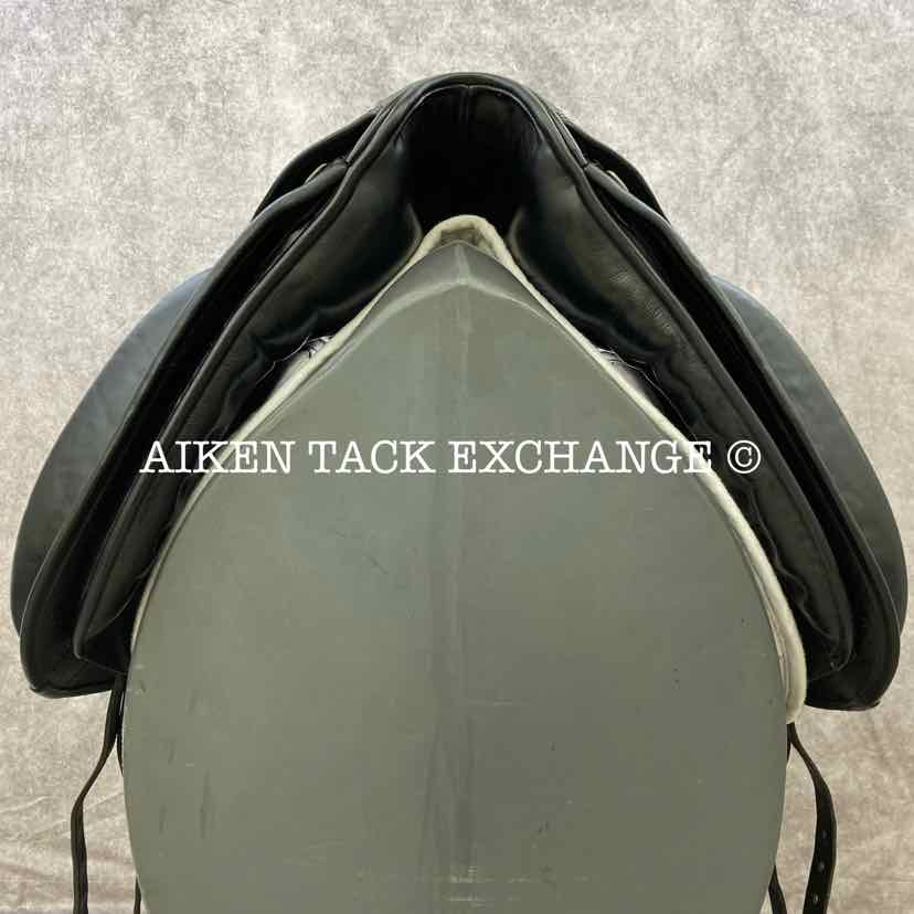 2016 County Perfection Dressage Saddle, 17" Seat, Medium Narrow Tree, Wool Flocked Skid Row Panels