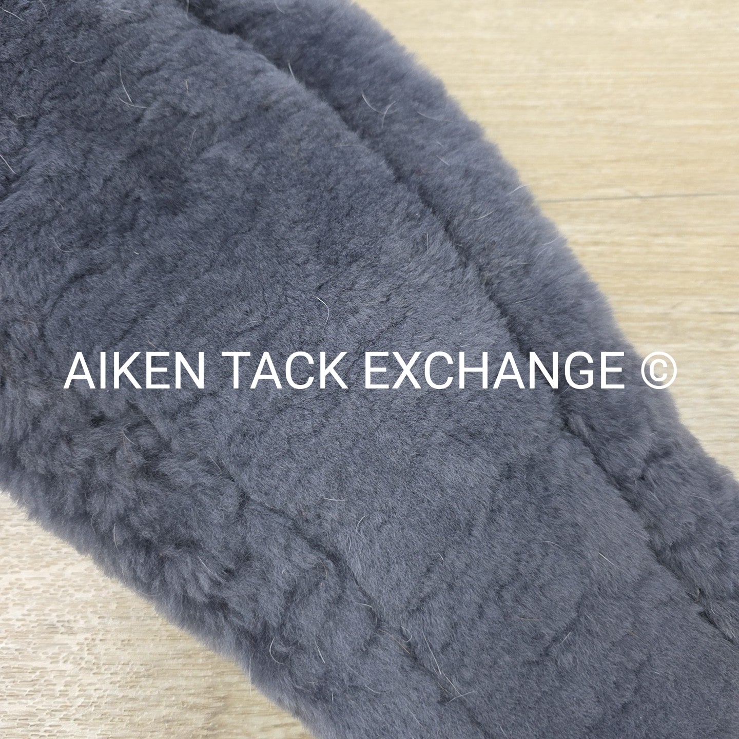 CAS Equestrian Sheepskin Girth, Black & Grey, 26"
