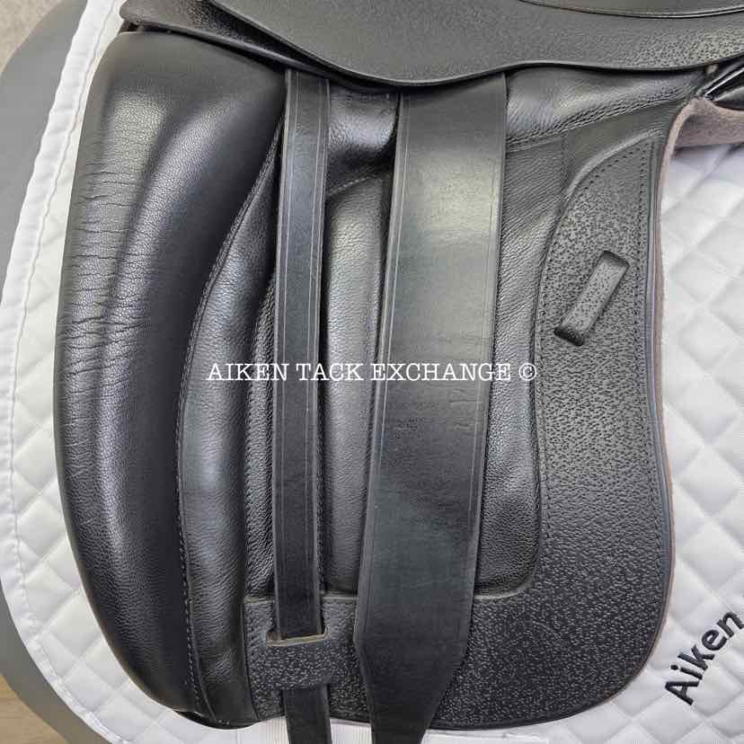 2021 Black Country Vinici X Monoflap Dressage Saddle, 17" Seat, Extra Wide Freedom Hoop Tree, Wool Flocked Serge Panels