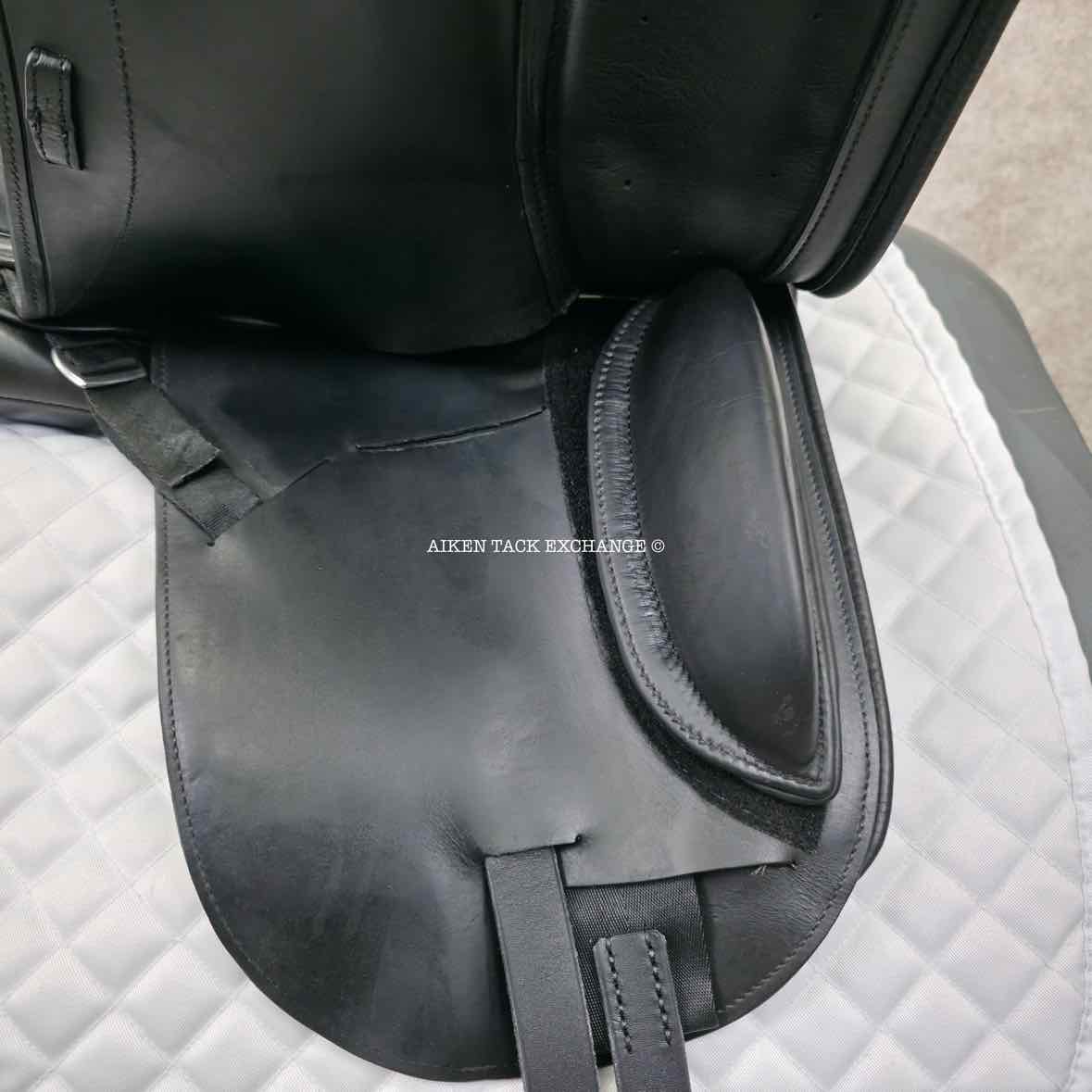 **On Trial** 2013 Schleese Obrigado Dressage Saddle, 17.5" Seat, Adjustable AdapTree, Wool Flocked Panels