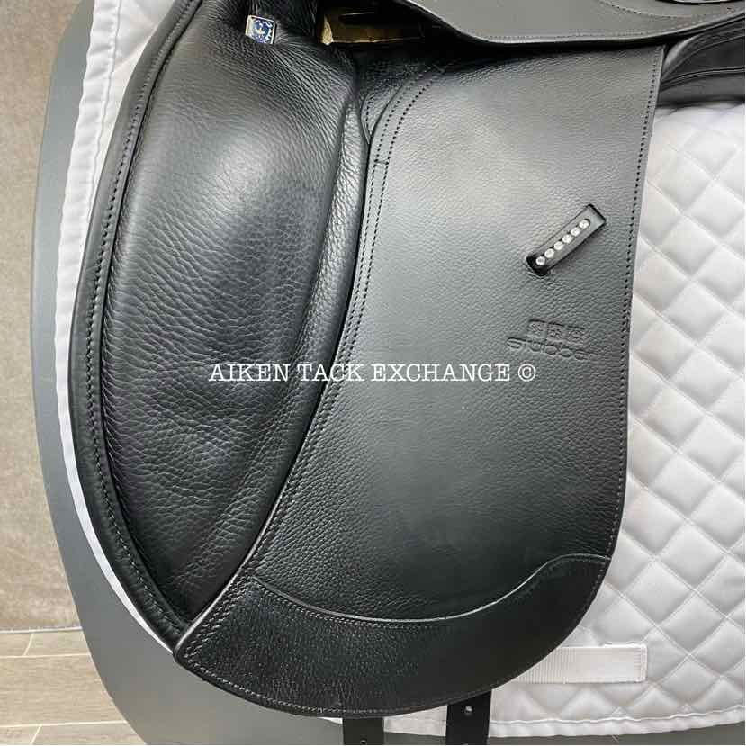 2021 Stubben Aramis Deluxe Dressage Saddle, 19" Seat, 30cm Tree - Medium Wide, Wool Flocked Panels