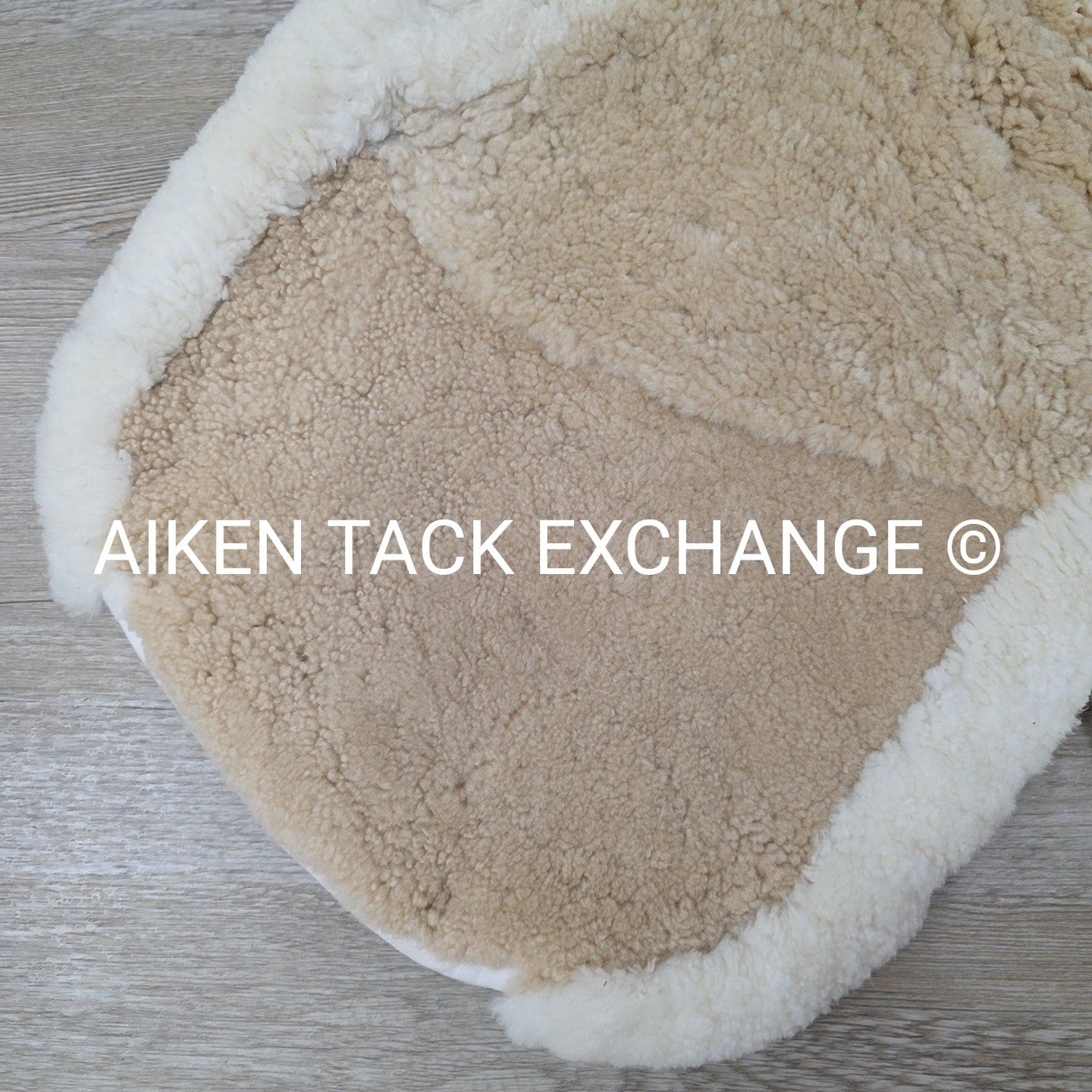 Fleeceworks Sheepskin Show Hunter Pad with Partial Trim, Size X-Large