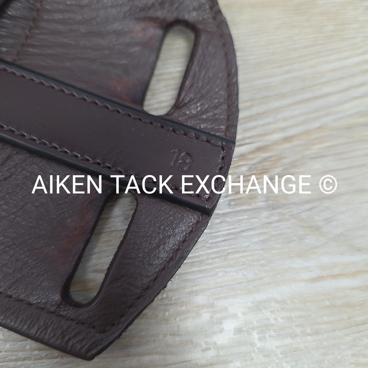 KL Select Red Barn Balance Anatomic Shoulder Relief Dressage Girth, Brown, 18"