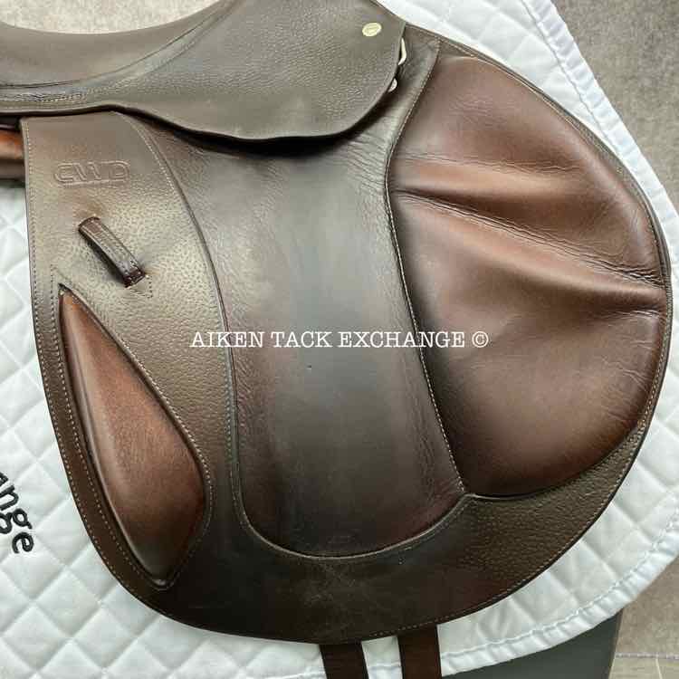 2009 CWD SE04 Monoflap Jump Saddle, 17.5" Seat, 3A Flap, Medium Wide Tree, Foam Panels, Full Buffalo Leather
