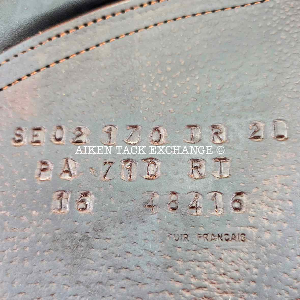 **On Trial** 2016 CWD SE02 Close Contact Jump Saddle, 17" Seat, 2L Flap, Medium Tree, Foam Panels