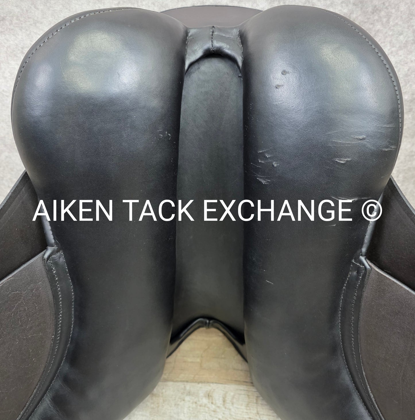 Albion Original Comfort Dressage Saddle, 17.5" Seat, Medium Wide Tree, Wool Flocked Panels