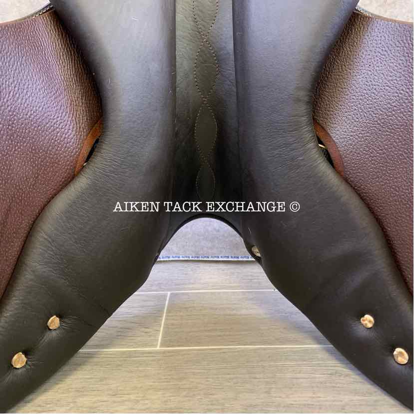 **SOLD** 2018 Antares Contact Jump Saddle, 16.5" Seat, 2D Flap, Medium Wide Tree, Foam Panels, Buffalo Leather