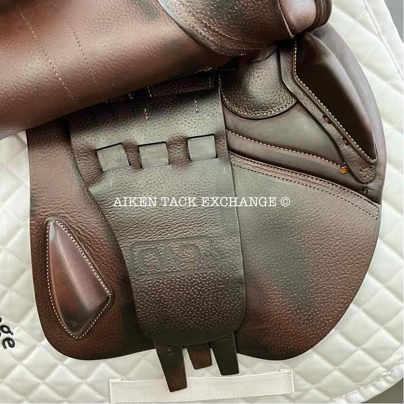 2022 CWD SE01 Close Contact Jump Saddle, 16.5" Seat, 2L Flap, Medium Tree, Foam Panels, Full Buffalo Leather