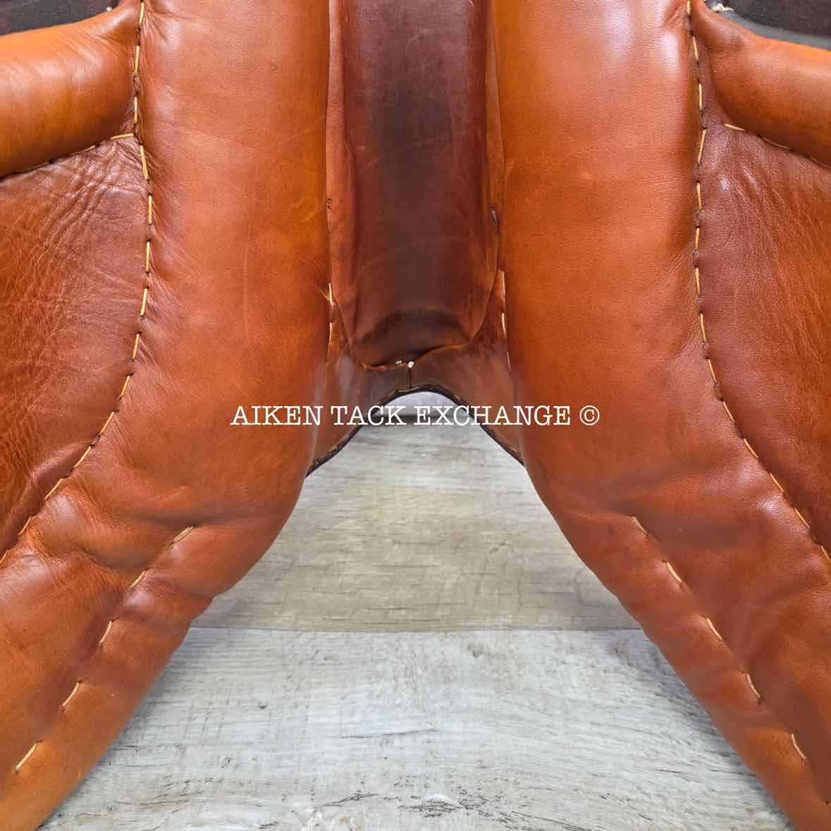 Stubben Siegfried Saddle, 17" Seat, 32cm Tree - Wide, Wool Flocked Panels