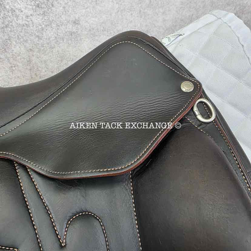 2005 Devoucoux Makila Monoflap Dressage Saddle, 17.5" Seat, 2A Flap, Medium Wide Tree, Foam Panels, Full Buffalo Leather