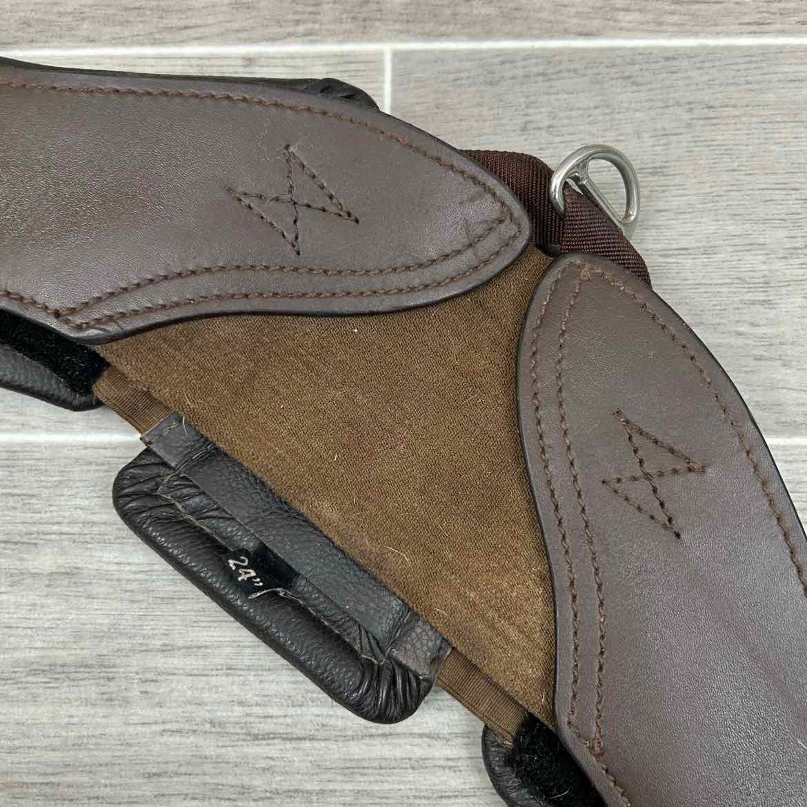 Total Saddle Fit StretchTec Shoulder Relief Dressage Girth with Leather Liner,