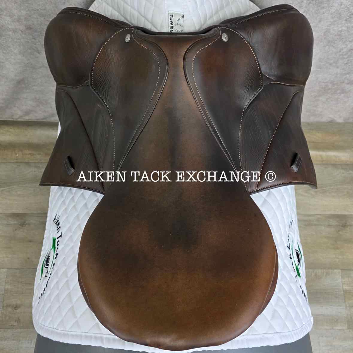 2019 Voltaire Blue Infinite Close Contact Jump Saddle, 17.5" Seat, 2A Flap, Medium Wide Tree, PRO Panels, Full Buffalo Leather
