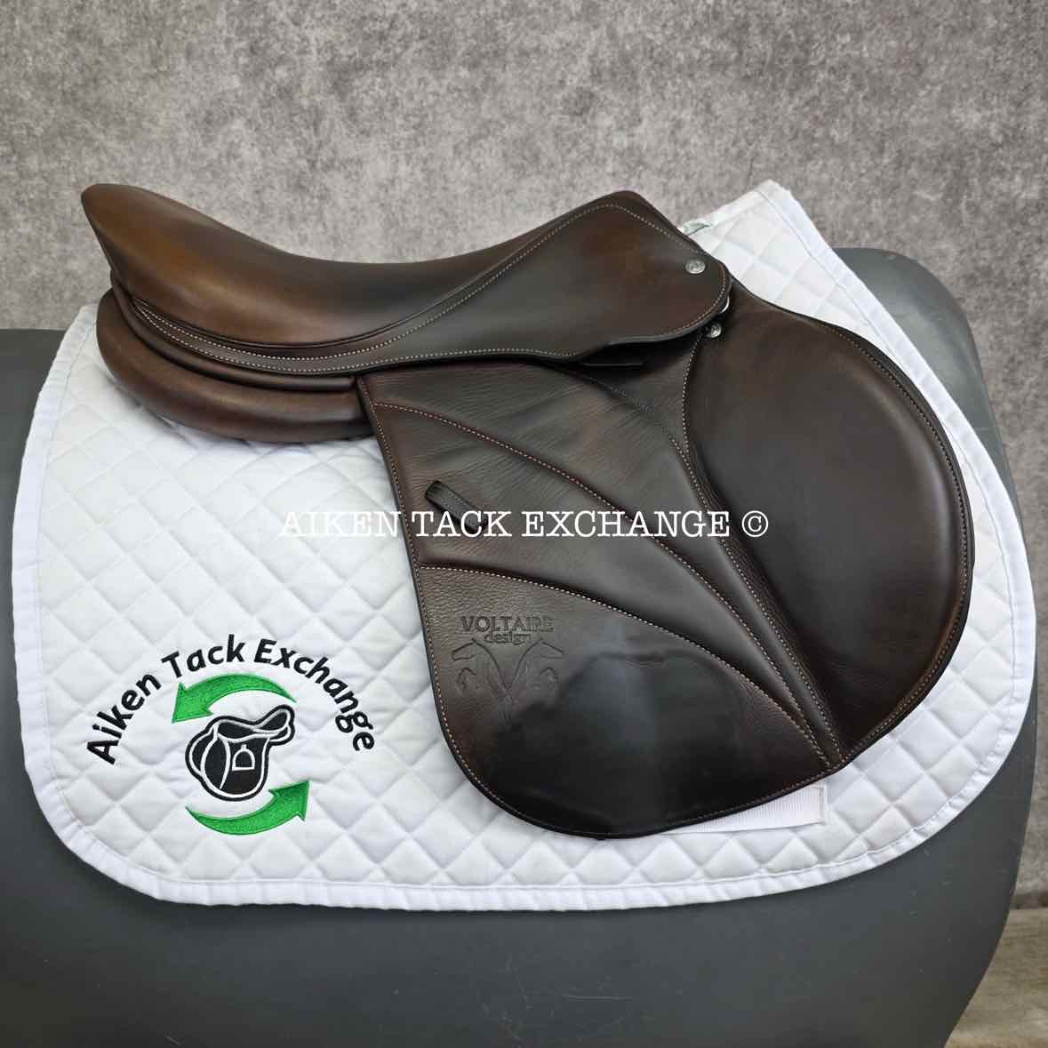 2019 Voltaire Blue Infinite Close Contact Jump Saddle, 17.5" Seat, 2A Flap, Medium Wide Tree, PRO Panels, Full Buffalo Leather