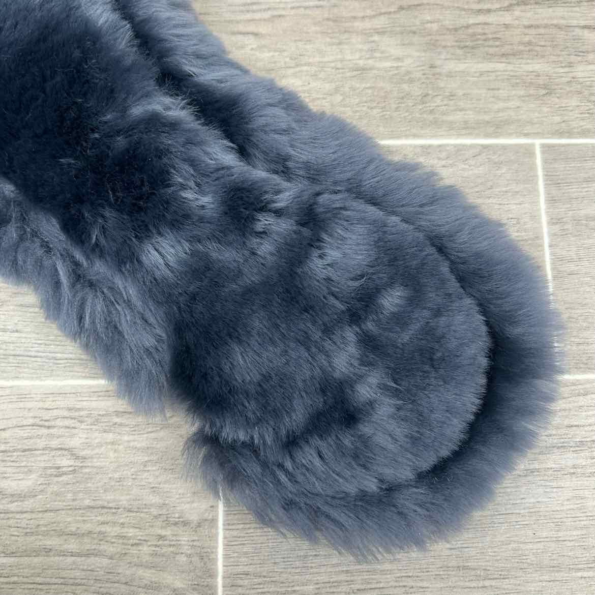 CAS Equestrian Sheepskin Girth, Black & Grey, 20"