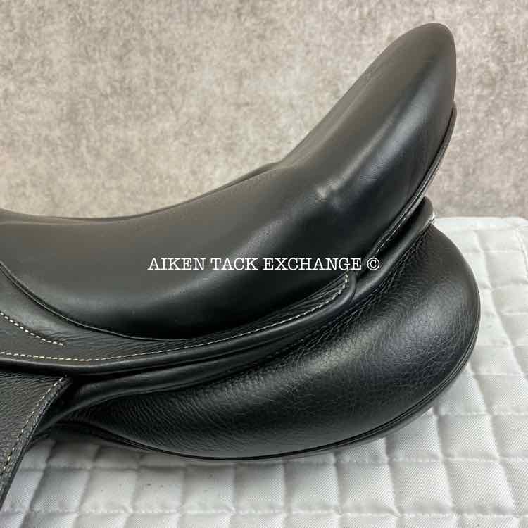 **On Trial** 2015 Stubben Genesis Deluxe CL NT Dressage Saddle, 17.5" Seat with Biomex, 28cm Tree - Medium Narrow, Wool Flocked Panels