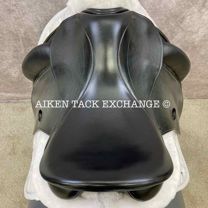2016 County Perfection Dressage Saddle, 17" Seat, Medium Narrow Tree, Wool Flocked Skid Row Panels